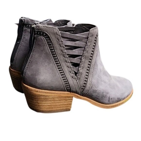 Vince Camuto Booties Size 6 Pimmy Grey Ankle Zip Suede Boots Cutout Geometric - Picture 1 of 9